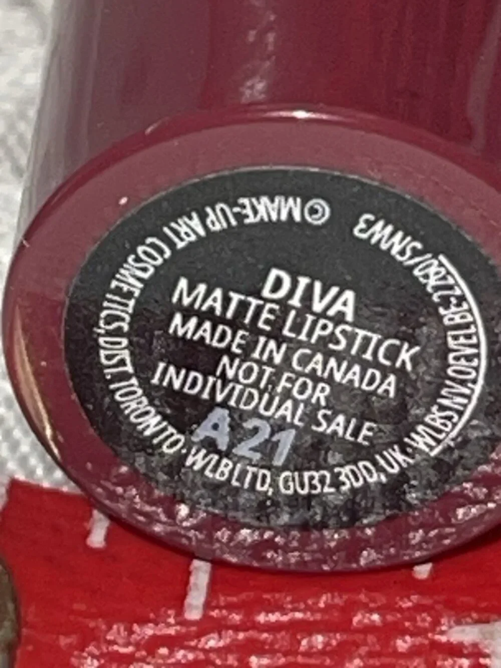 MAC Mini Lipstick Diva Matte A21 Deep Plum Vampy Travel Size